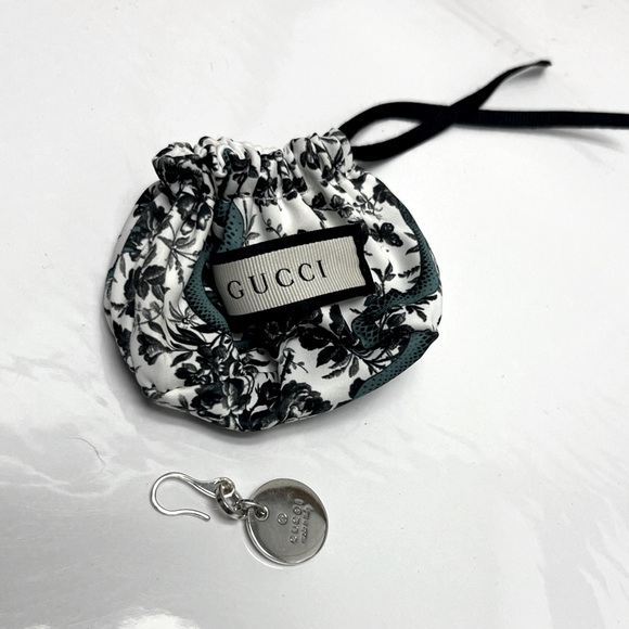 GUCCI ⚜️🩶⚜️ Sterling Silver Heart Trademark Earring authentic with bag - Picture 4 of 12